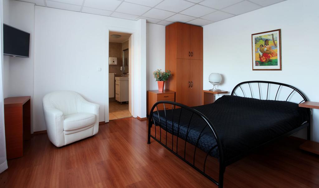 Sós Motel Hatvan Quarto foto