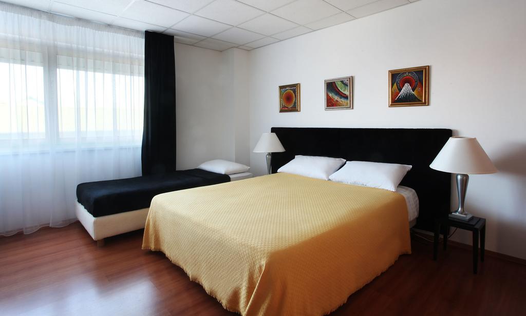 Sós Motel Hatvan Quarto foto